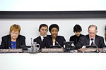  Keskiviikkona 16. maaliskuuta presidentti Halonen kertoi YK:n yleiskokoukselle kestävän kehityksen paneelin työstä. Kuva: UN Photo/Mark Garten 